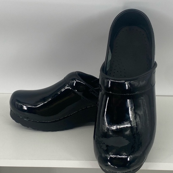 Sanita Original Danish Non Slip Professional Black Patent Leather Clogs NWOT - Picture 8 of 13
